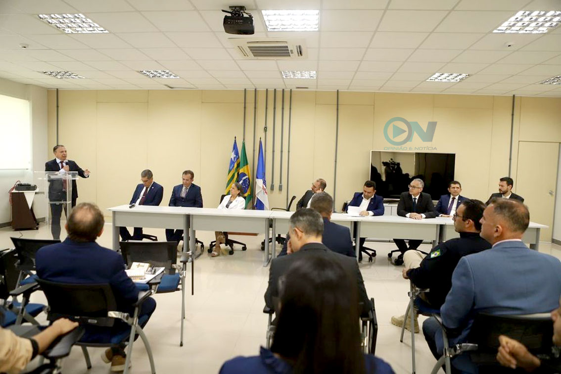 Rafael Fonteles regulamenta lei Anticorrupção no Piauí e Prefeitos assinam compromisso